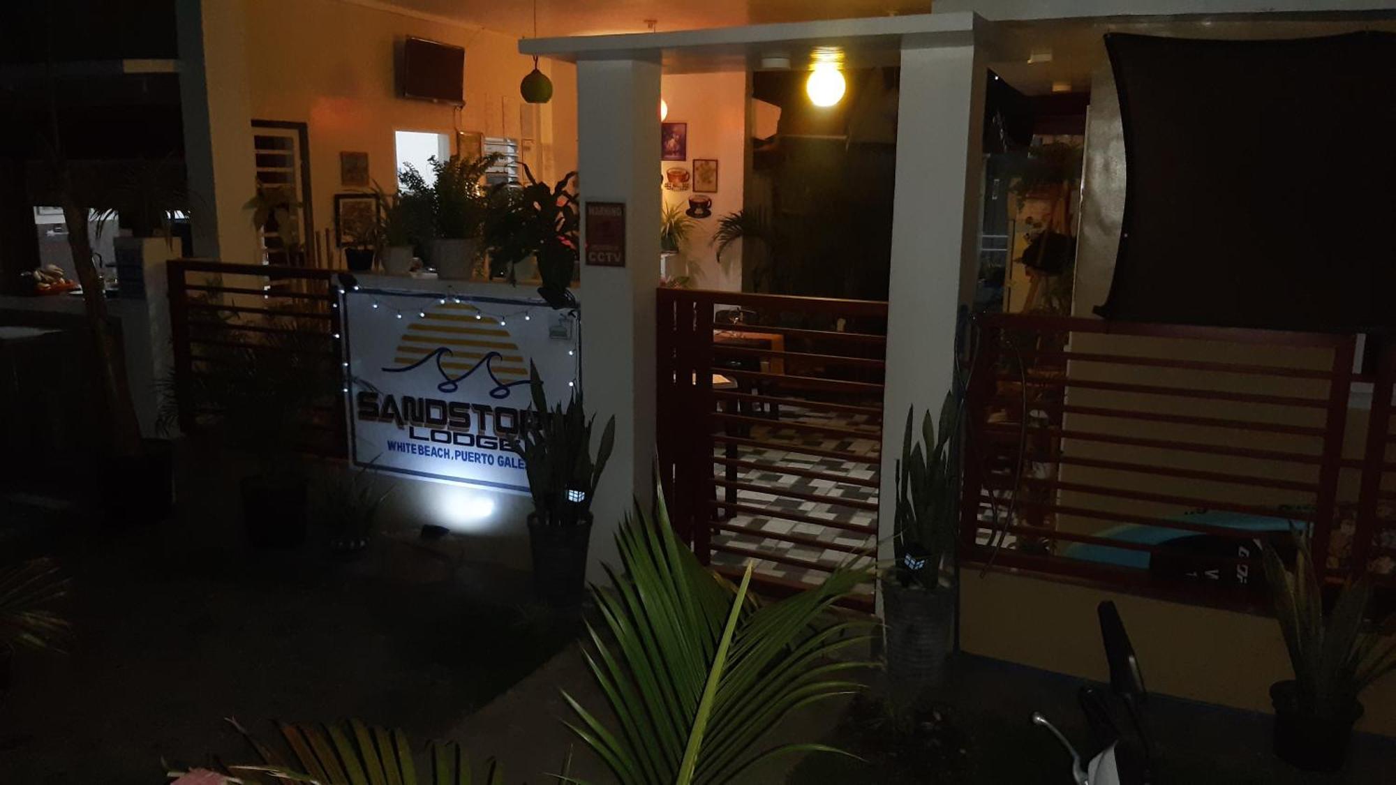 Sandstorm Lodge And Cafe Puerto Galera Zewnętrze zdjęcie
